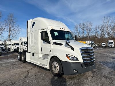Used 2022 Freightliner Cascadia - photo 1