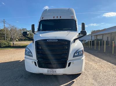 Used 2022 Freightliner Cascadia Detroit DD15AT Semi Truck with Sleeper Cab for sale #428747 - photo 2