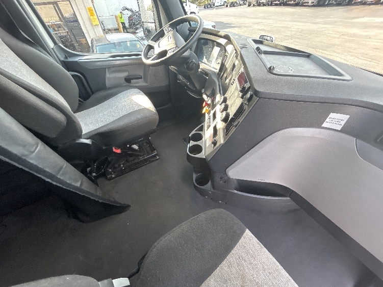 Used 2022 Freightliner Cascadia - photo 17