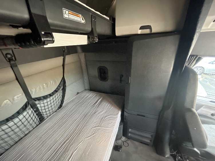 Used 2022 Freightliner Cascadia - photo 20