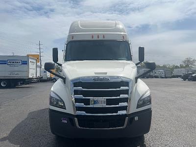 Used 2022 Freightliner Cascadia Detroit DD15AT Semi Truck with Sleeper Cab for sale #428956 - photo 2