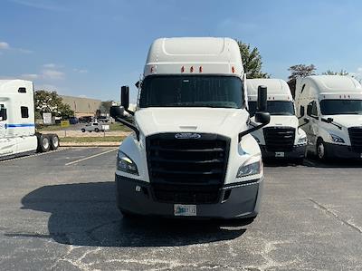 Used 2022 Freightliner Cascadia Detroit DD15AT Semi Truck with Sleeper Cab for sale #428958 - photo 2