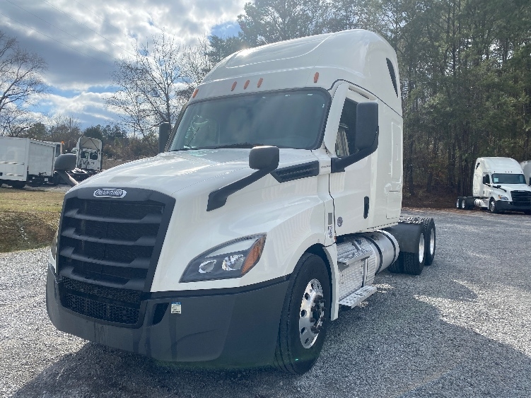 Used 2022 Freightliner Cascadia - photo 5