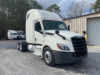 Used 2022 Freightliner Cascadia - photo 1