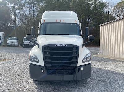 Used 2022 Freightliner Cascadia - photo 1