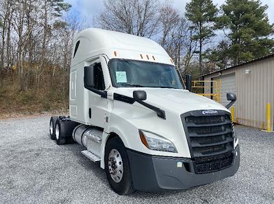 Used 2022 Freightliner Cascadia - photo 1