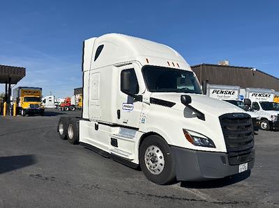 Used 2022 Freightliner Cascadia Detroit DD15AT Semi Truck with Sleeper Cab for sale #428988 - photo 1