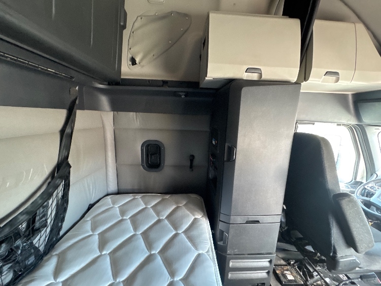 Used 2022 Freightliner Cascadia - photo 20