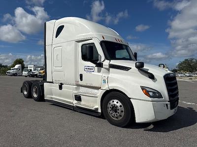 Used 2022 Freightliner Cascadia Detroit DD15AT Semi Truck with Sleeper Cab for sale #429004 - photo 1