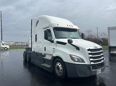Used 2022 Freightliner Cascadia - photo 1