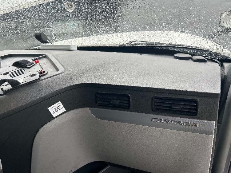 Used 2022 Freightliner Cascadia - photo 16