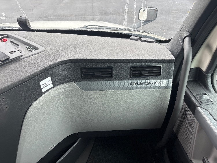 Used 2022 Freightliner Cascadia - photo 16