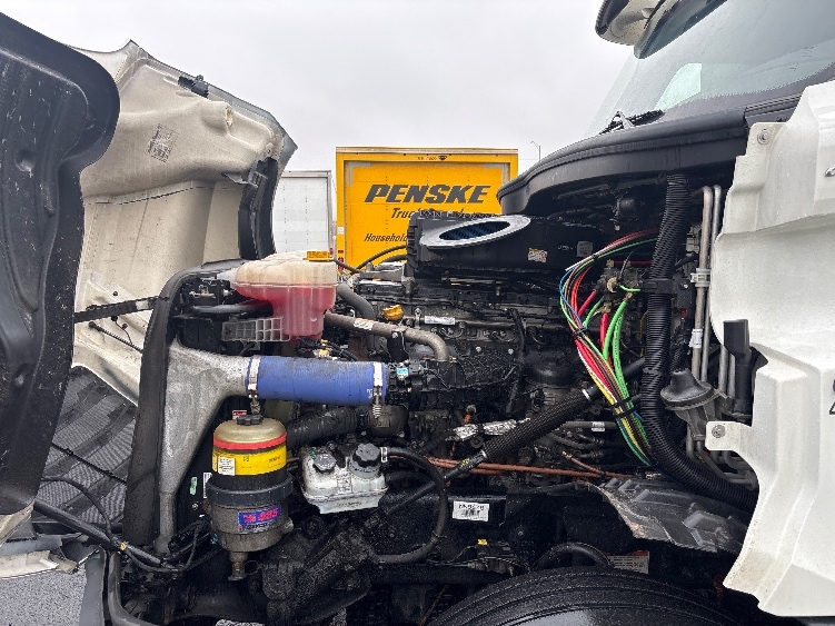Used 2022 Freightliner Cascadia - photo 23