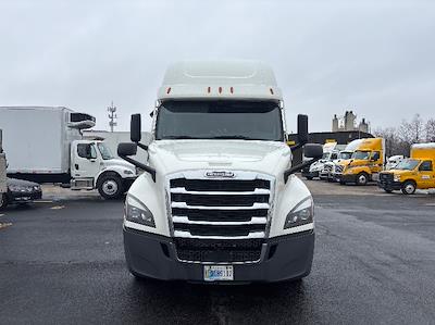 Used 2022 Freightliner Cascadia - photo 1