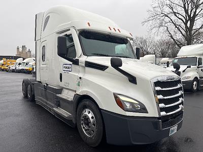 Used 2022 Freightliner Cascadia - photo 1