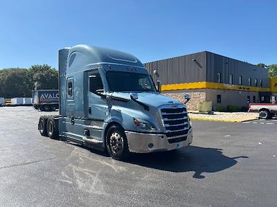 Used 2022 Freightliner Cascadia Detroit DD15AT Semi Truck with Sleeper Cab for sale #429276 - photo 1