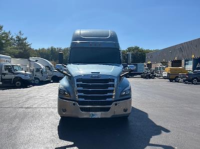 Used 2022 Freightliner Cascadia Detroit DD15AT Semi Truck with Sleeper Cab for sale #429276 - photo 2