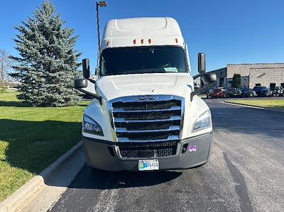 Used 2022 Freightliner Cascadia Detroit DD15AT Semi Truck with Sleeper Cab for sale #429339 - photo 2
