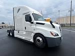 Used 2022 Freightliner Cascadia Detroit DD15AT Semi Truck with Sleeper Cab for sale #429395 - photo 1