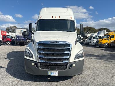 Used 2022 Freightliner Cascadia Detroit DD15AT Semi Truck with Sleeper Cab for sale #429436 - photo 2