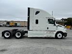 Used 2022 Freightliner Cascadia Detroit DD15AT Semi Truck with Sleeper Cab for sale #429617 - photo 8