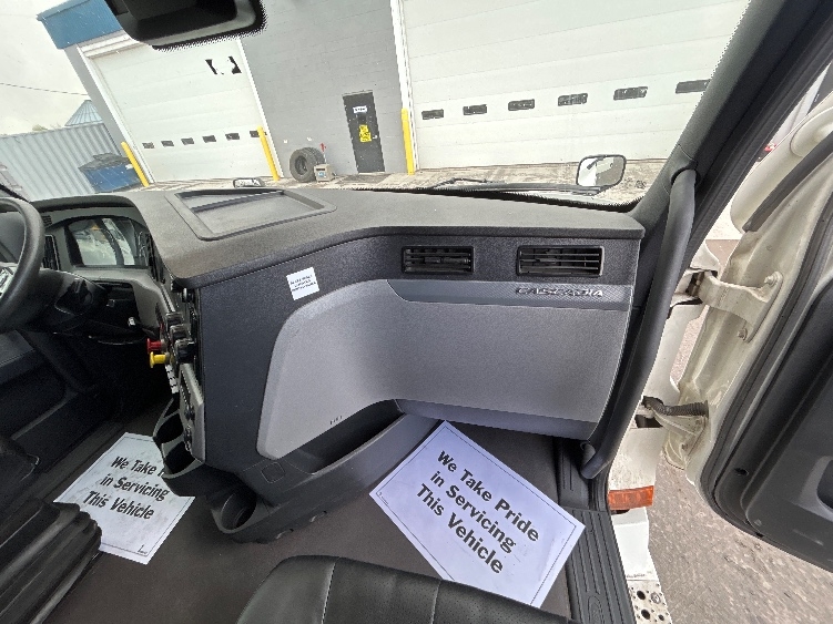 Used 2022 Freightliner Cascadia - photo 16