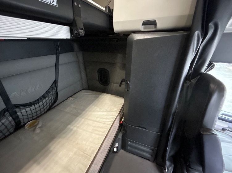 Used 2022 Freightliner Cascadia - photo 20