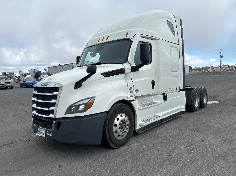 Used 2022 Freightliner Cascadia - photo 5
