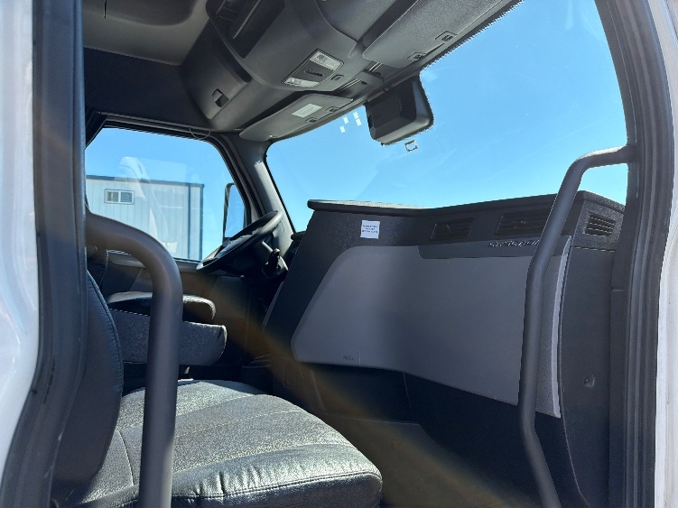 Used 2022 Freightliner Cascadia - photo 16