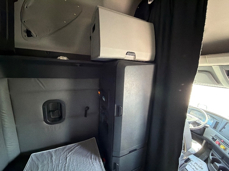 Used 2022 Freightliner Cascadia - photo 20