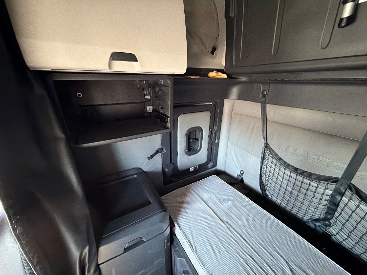 Used 2022 Freightliner Cascadia - photo 21