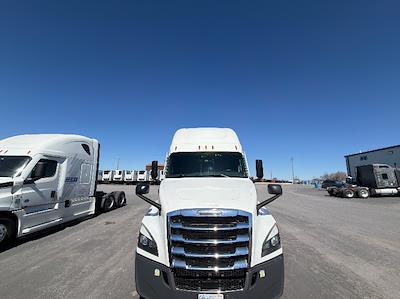 Used 2022 Freightliner Cascadia - photo 1