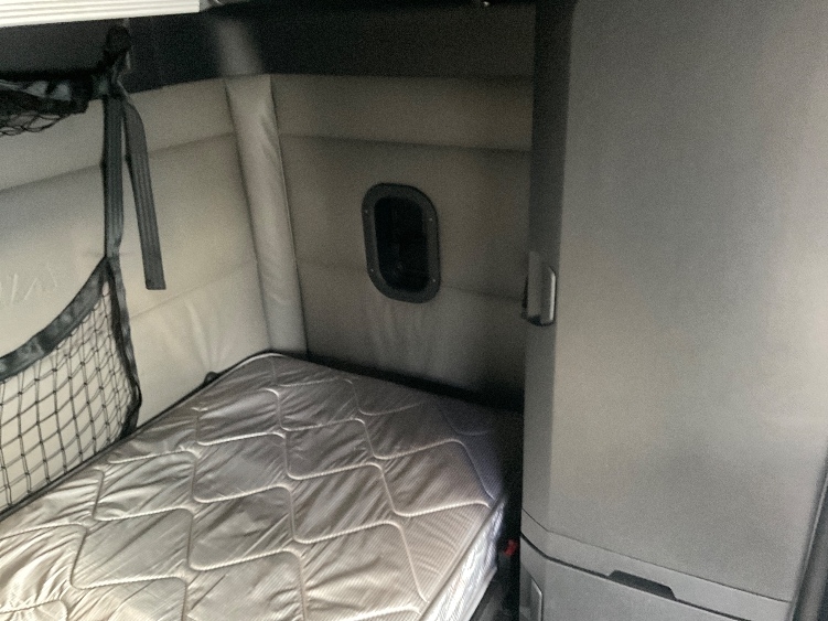 Used 2022 Freightliner Cascadia - photo 20