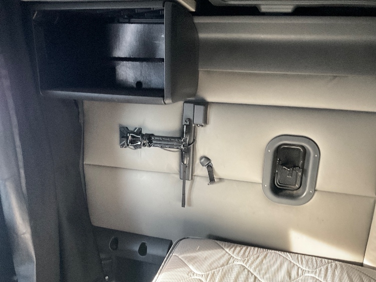 Used 2022 Freightliner Cascadia - photo 21