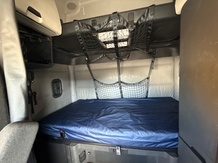Used 2022 Freightliner Cascadia - photo 18
