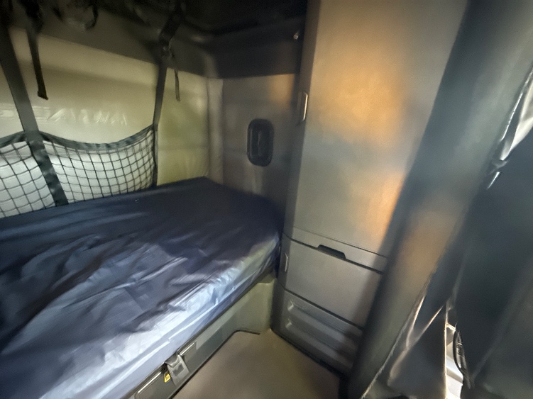 Used 2022 Freightliner Cascadia - photo 20