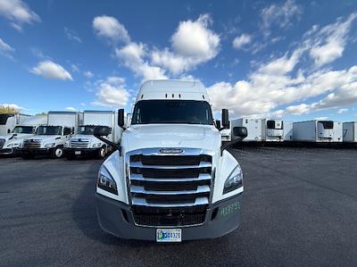 Used 2022 Freightliner Cascadia Detroit DD15AT Semi Truck with Sleeper Cab for sale #429931 - photo 2