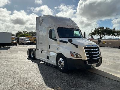 Used 2022 Freightliner Cascadia Detroit DD15AT Semi Truck with Sleeper Cab for sale #429933 - photo 1