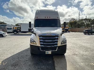 Used 2022 Freightliner Cascadia Detroit DD15AT Semi Truck with Sleeper Cab for sale #429933 - photo 2