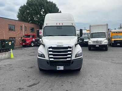 Used 2022 Freightliner Cascadia Detroit DD15AT Semi Truck with Sleeper Cab for sale #429935 - photo 2