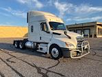 Used 2022 Freightliner Cascadia Detroit DD15AT Semi Truck with Sleeper Cab for sale #430068 - photo 1