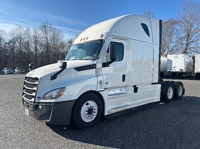 Used 2022 Freightliner Cascadia Detroit DD15AT Semi Truck with Sleeper Cab for sale #431782 - photo 1