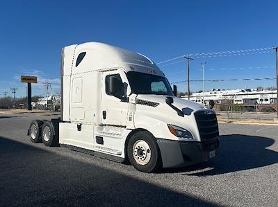 Used 2022 Freightliner Cascadia Detroit DD13 Semi Truck with Sleeper Cab for sale #431783 - photo 1