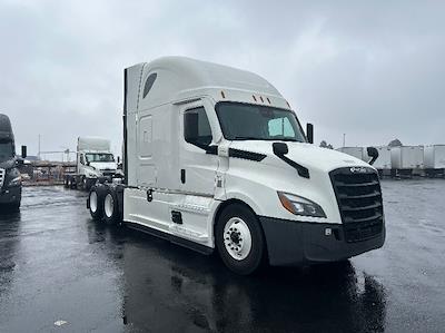 Used 2022 Freightliner Cascadia Detroit DD15AT Semi Truck with Sleeper Cab for sale #431786 - photo 1