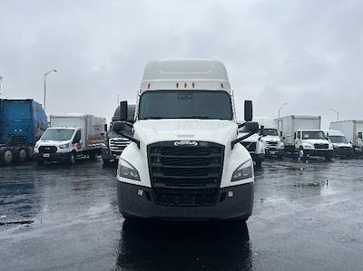 Used 2022 Freightliner Cascadia Detroit DD15AT Semi Truck with Sleeper Cab for sale #431786 - photo 2