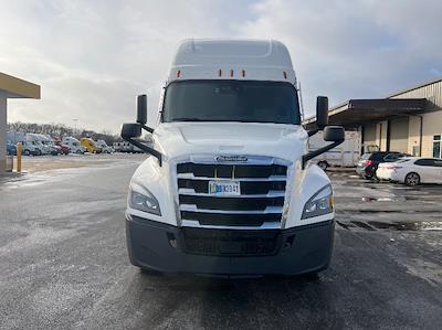 Used 2022 Freightliner Cascadia Detroit DD15AT Semi Truck with Sleeper Cab for sale #432228 - photo 2