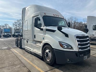 Used 2022 Freightliner Cascadia Detroit DD15AT Semi Truck with Sleeper Cab for sale #432361 - photo 1