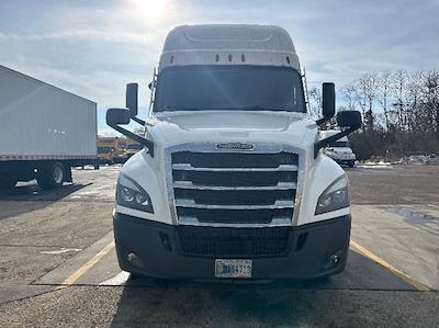 Used 2022 Freightliner Cascadia Detroit DD15AT Semi Truck with Sleeper Cab for sale #432361 - photo 2