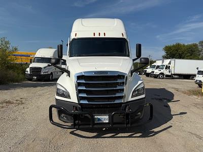 Used 2022 Freightliner Cascadia Detroit DD15AT Semi Truck with Sleeper Cab for sale #432362 - photo 2