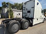Used 2022 Freightliner Cascadia Detroit DD15AT Semi Truck with Sleeper Cab for sale #432362 - photo 7